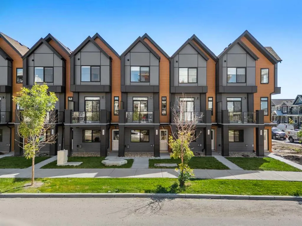 215 Seton Grove SE