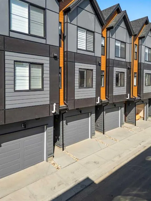 215 Seton Grove SE