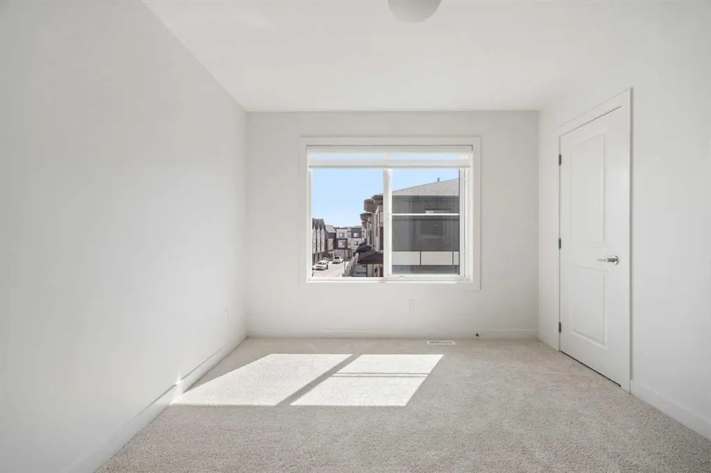 215 Seton Grove SE