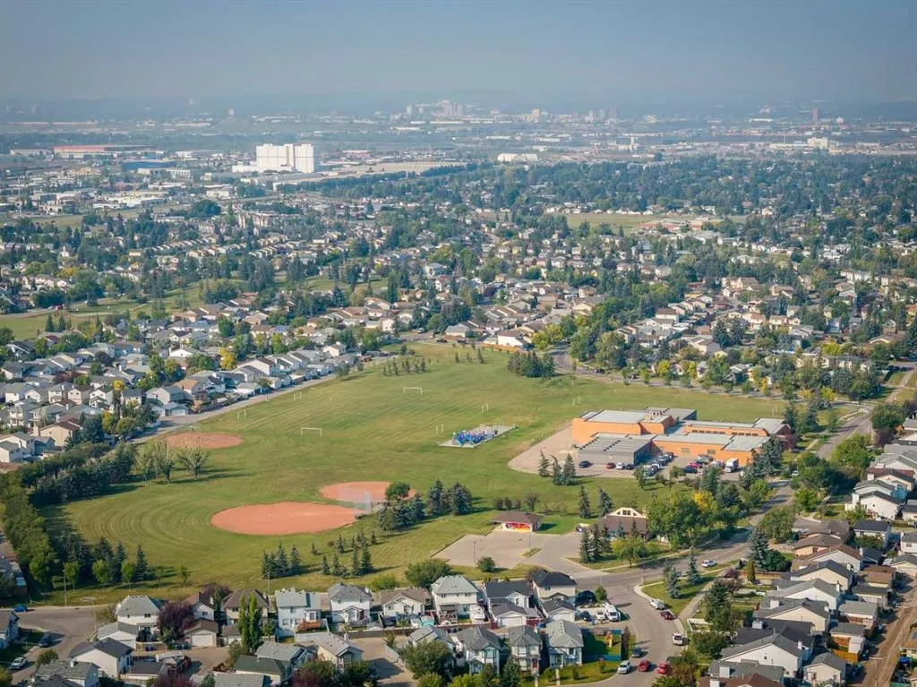 23 Erin Grove Court SE