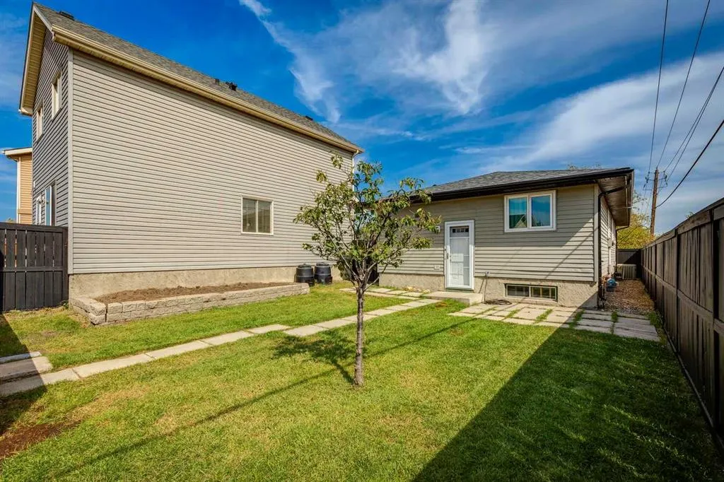 23 Erin Grove Court SE