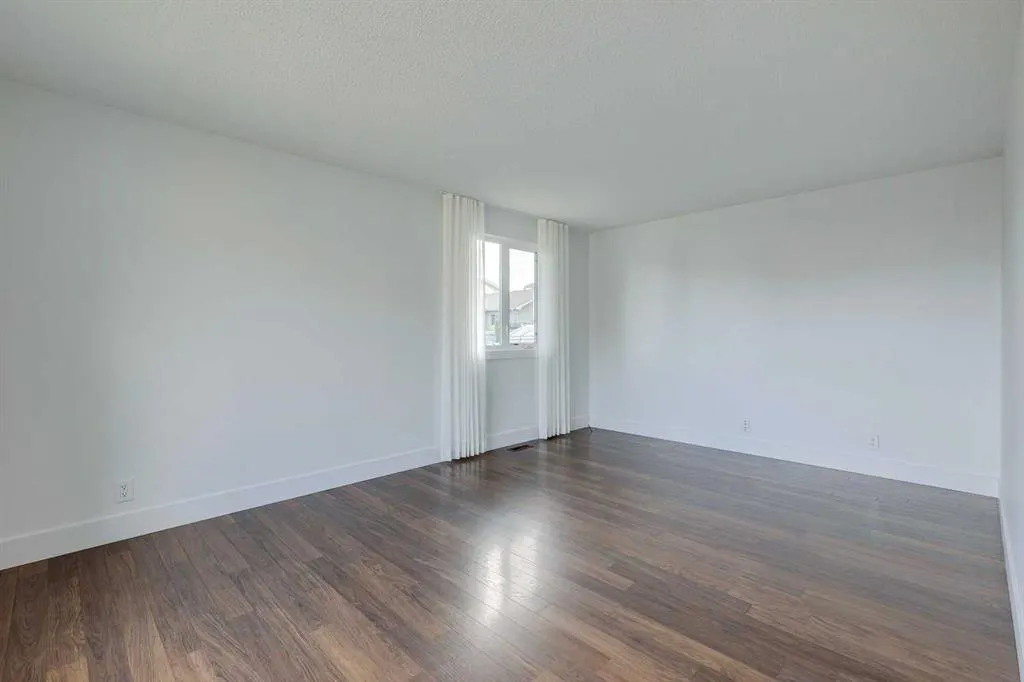 23 Erin Grove Court SE