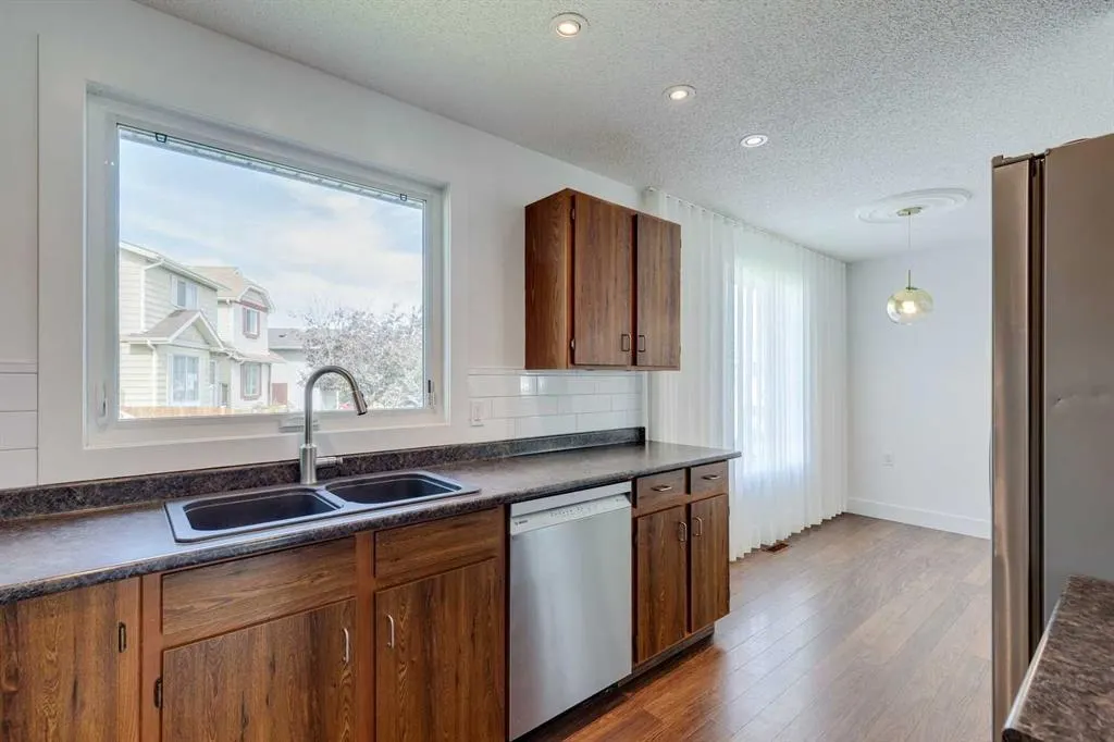 23 Erin Grove Court SE