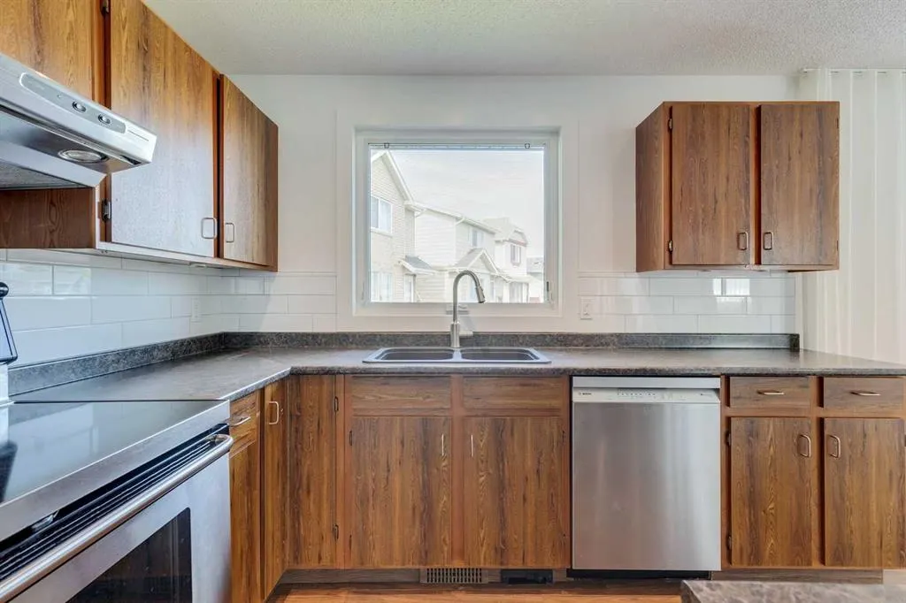 23 Erin Grove Court SE