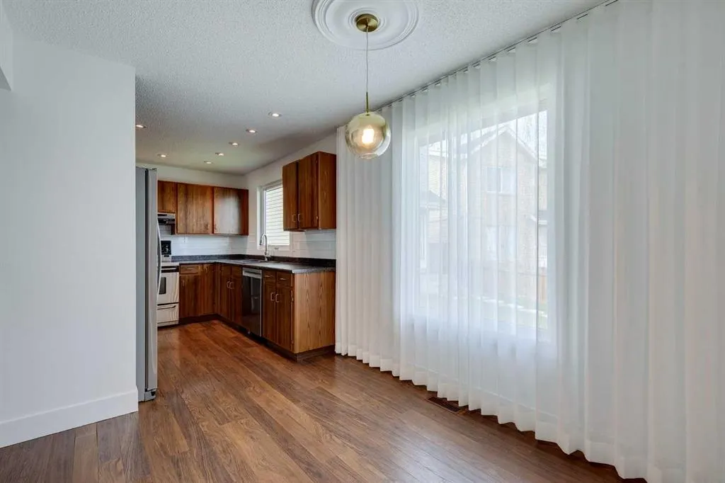 23 Erin Grove Court SE