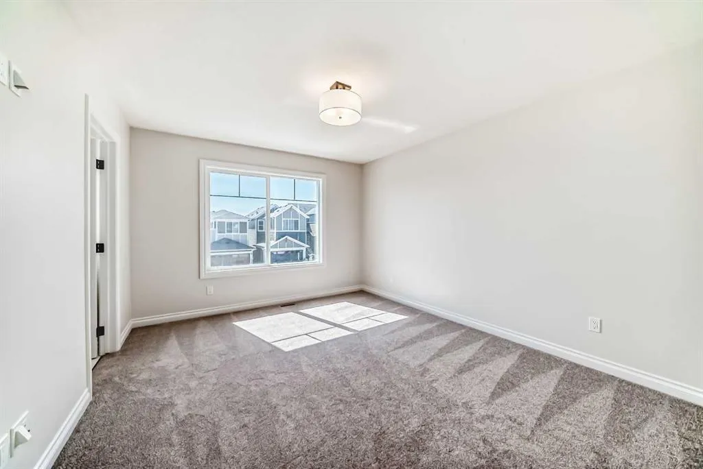 66 Homestead Common NE