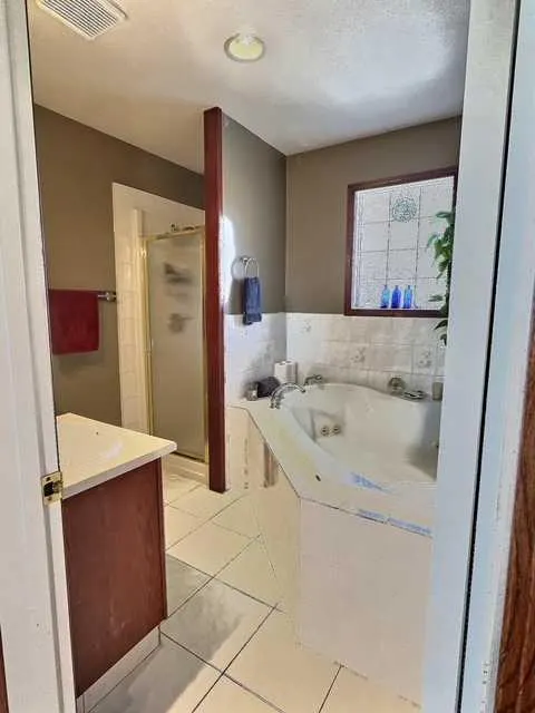 800 Connaught Drive