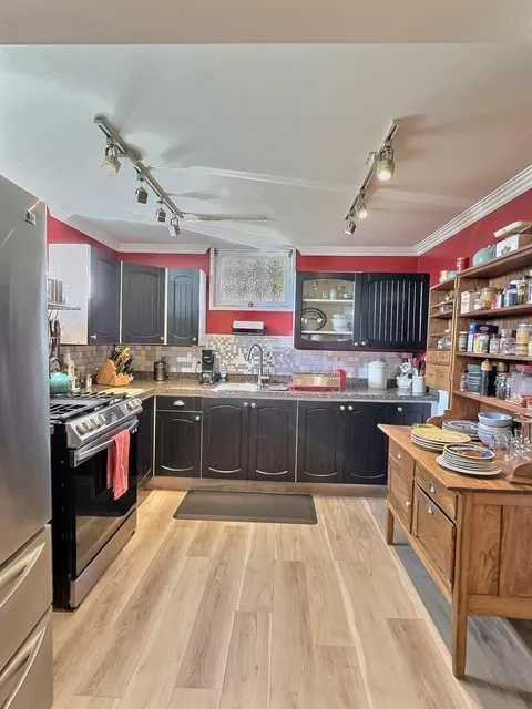 800 Connaught Drive