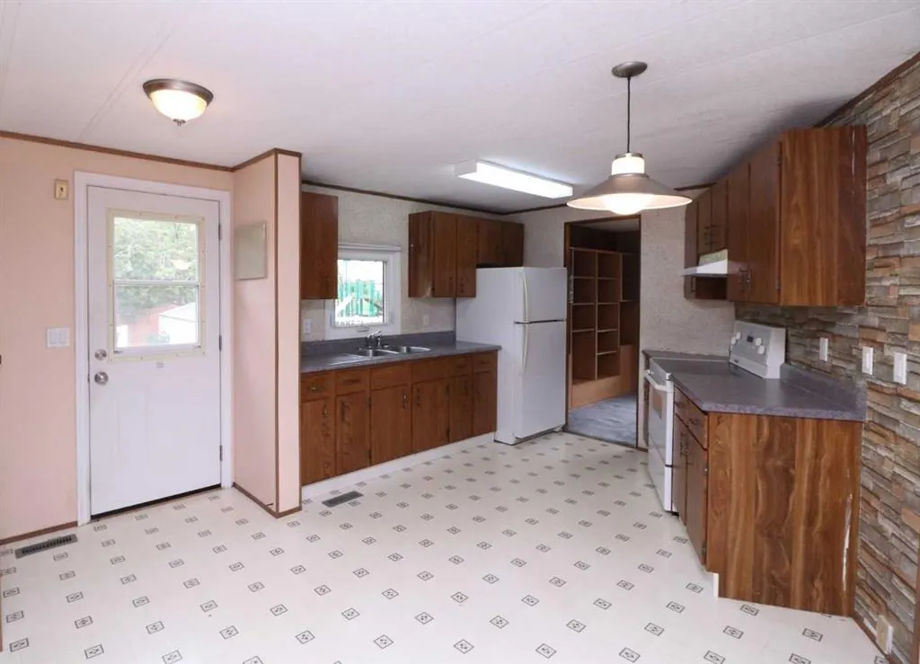 201 Big Springs Drive SE