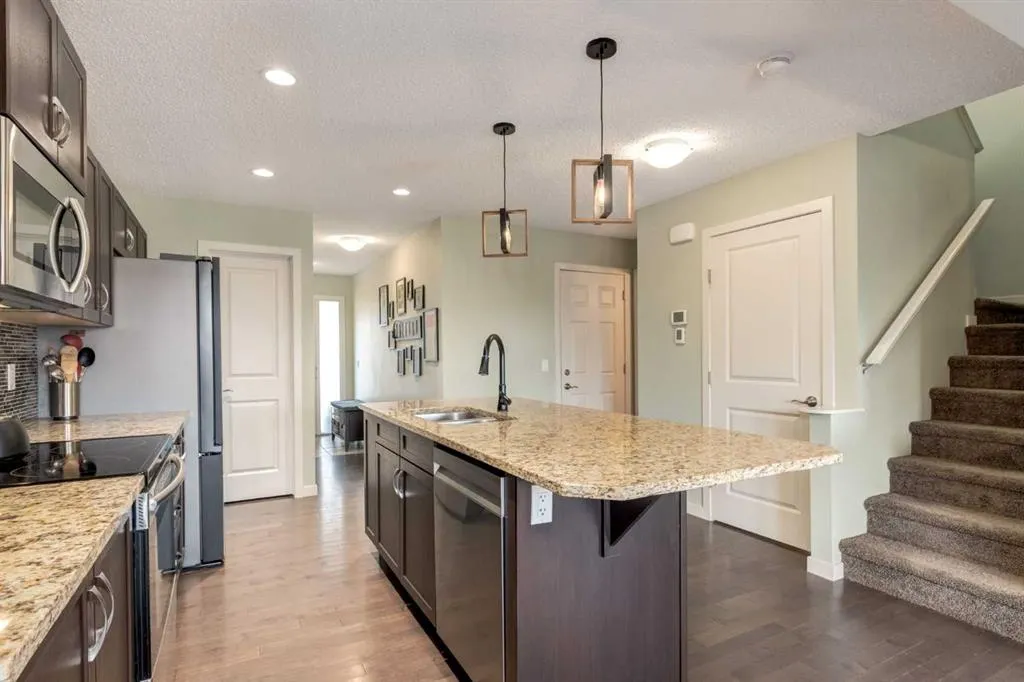 298 River Heights Crescent