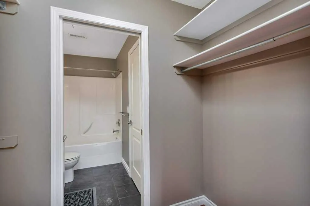 5220 50A Avenue, #201