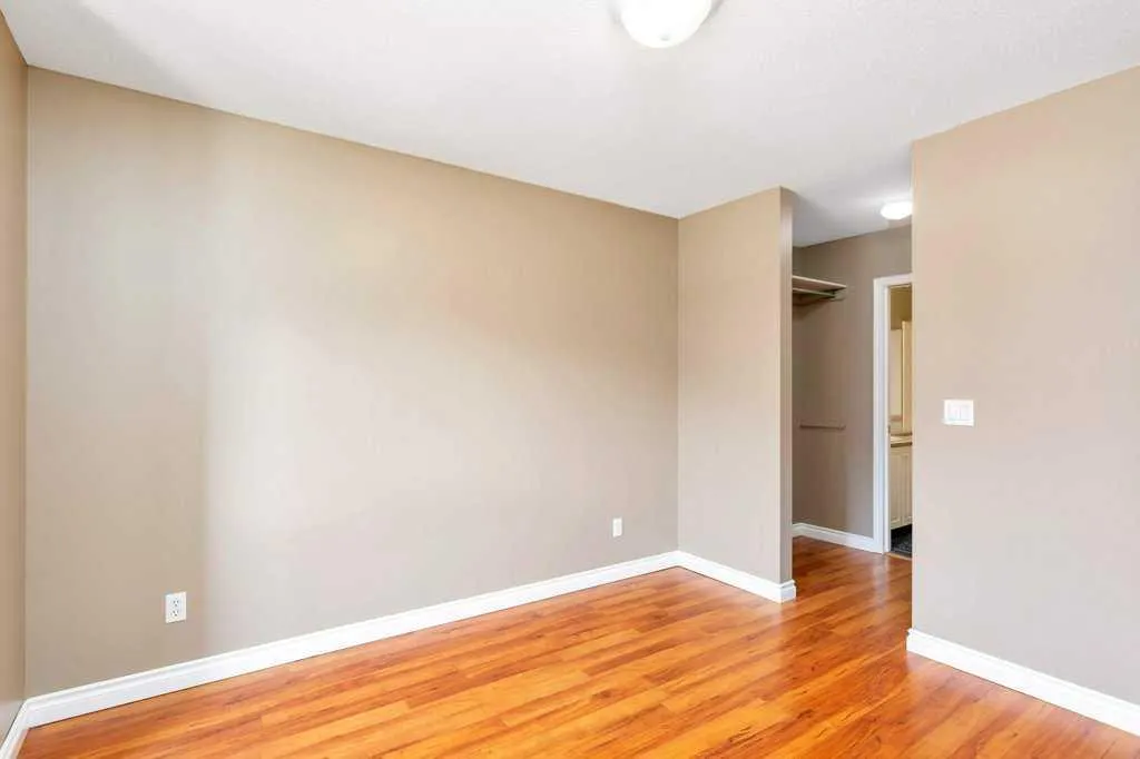 5220 50A Avenue, #201