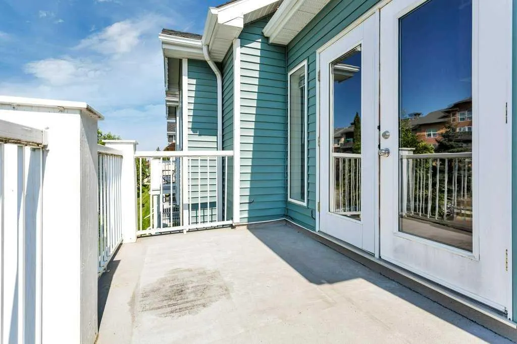 5220 50A Avenue, #201