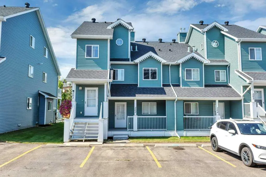 5220 50A Avenue, #201
