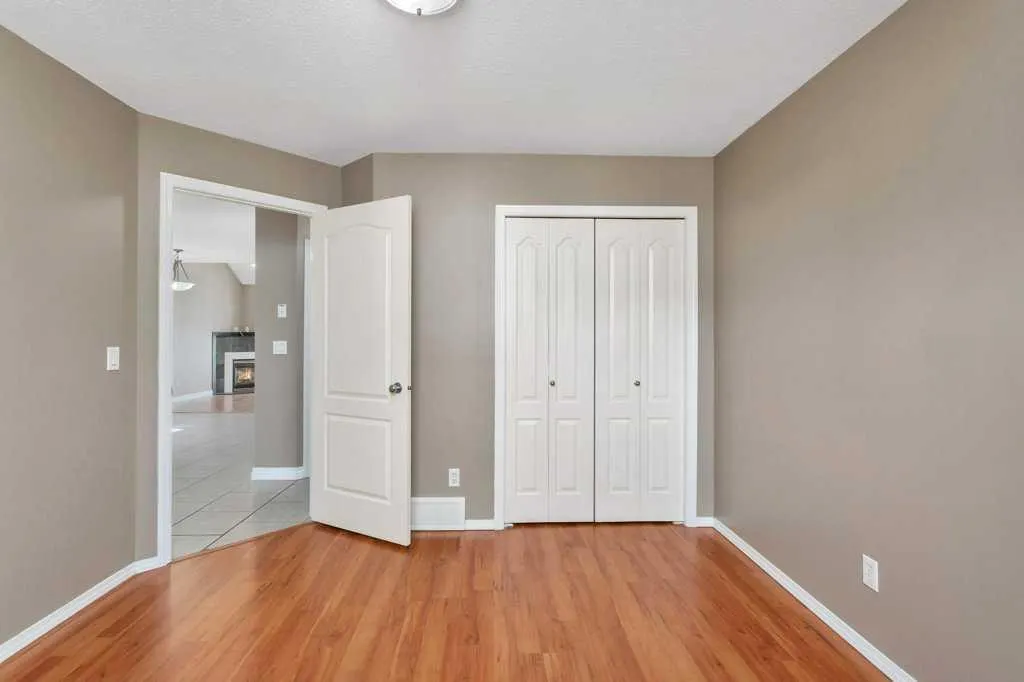 5220 50A Avenue, #201