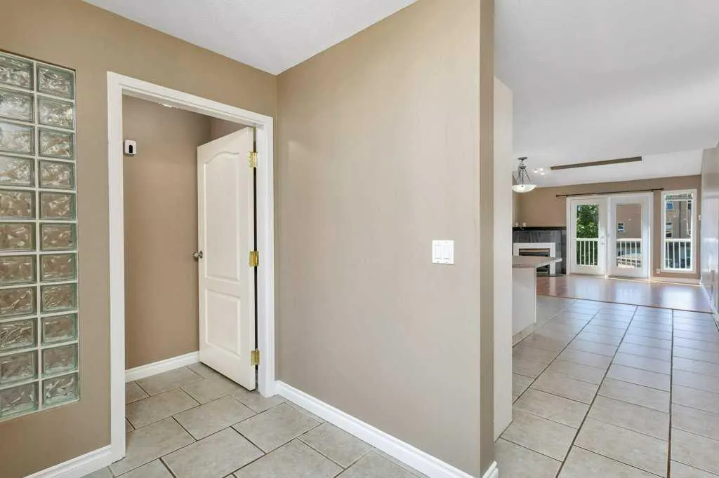 5220 50A Avenue, #201
