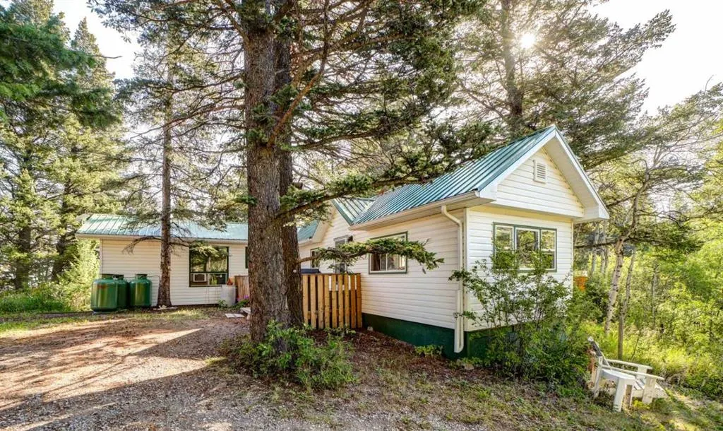 48 Lee Lake Road