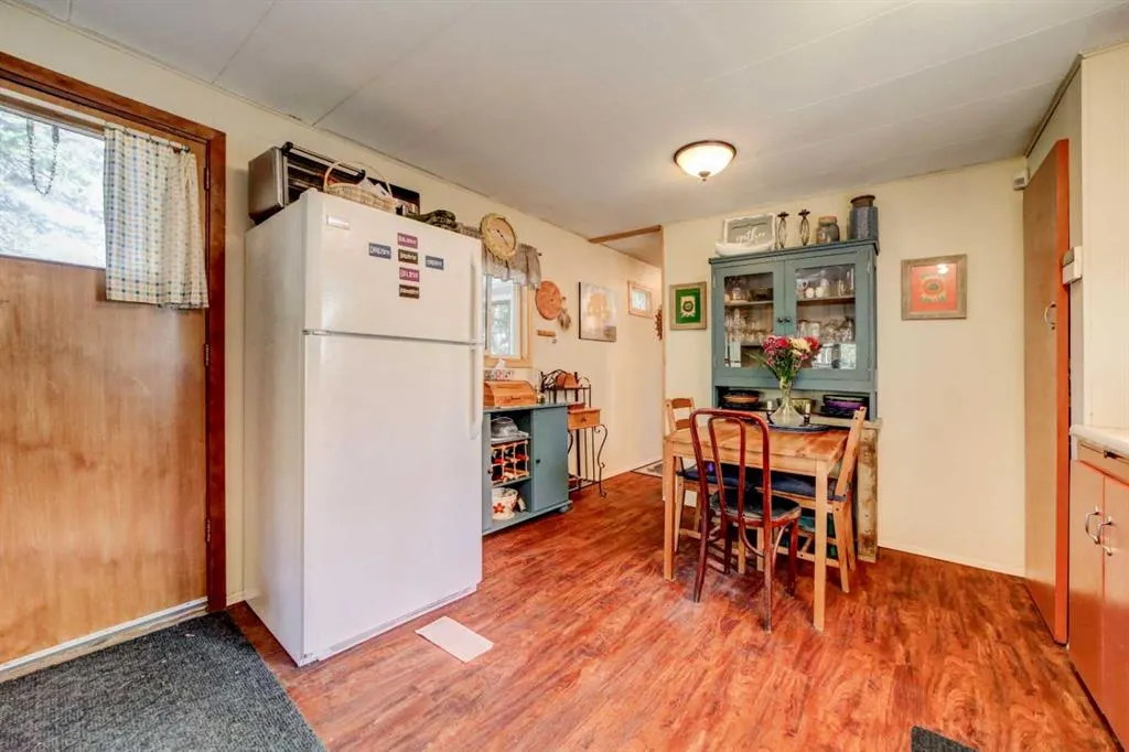 48 Lee Lake Road