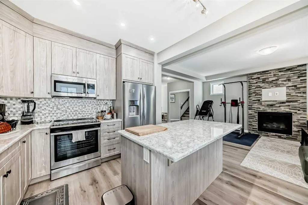 43 Carrington Crescent NW