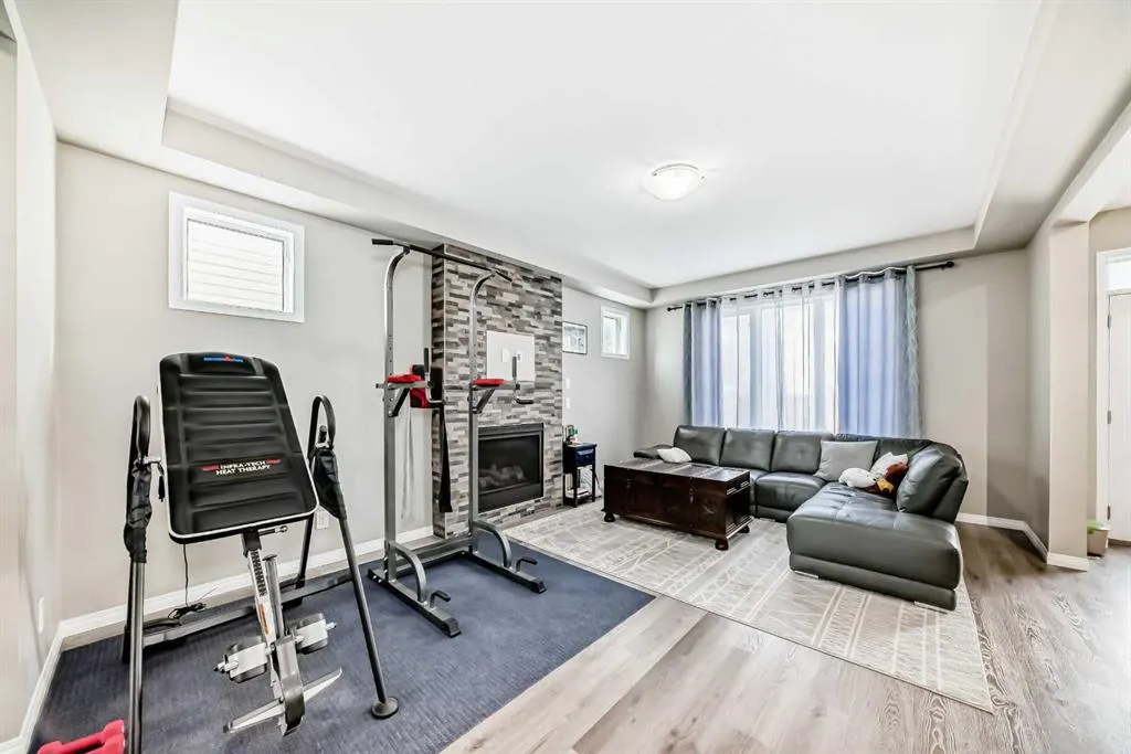 43 Carrington Crescent NW