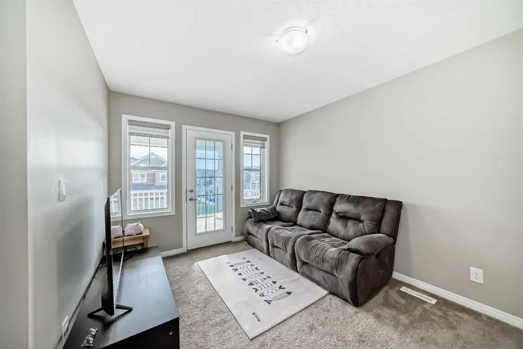 43 Carrington Crescent NW