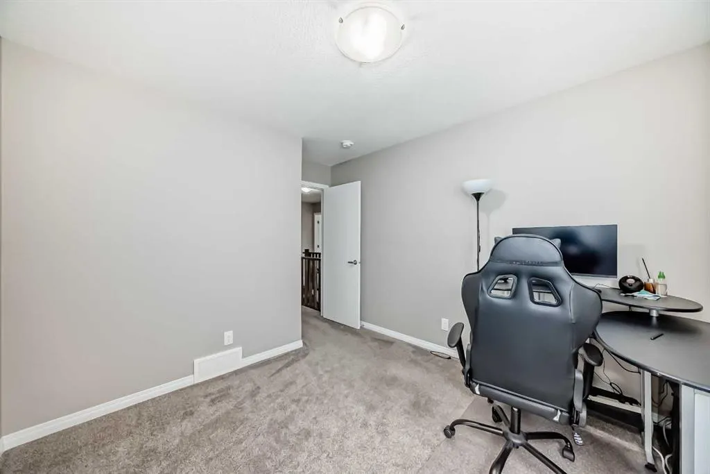 43 Carrington Crescent NW