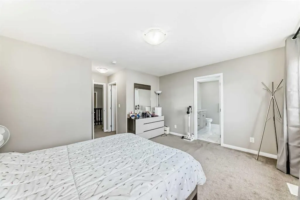 43 Carrington Crescent NW