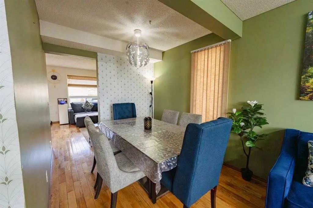 24 Laguna Close NE