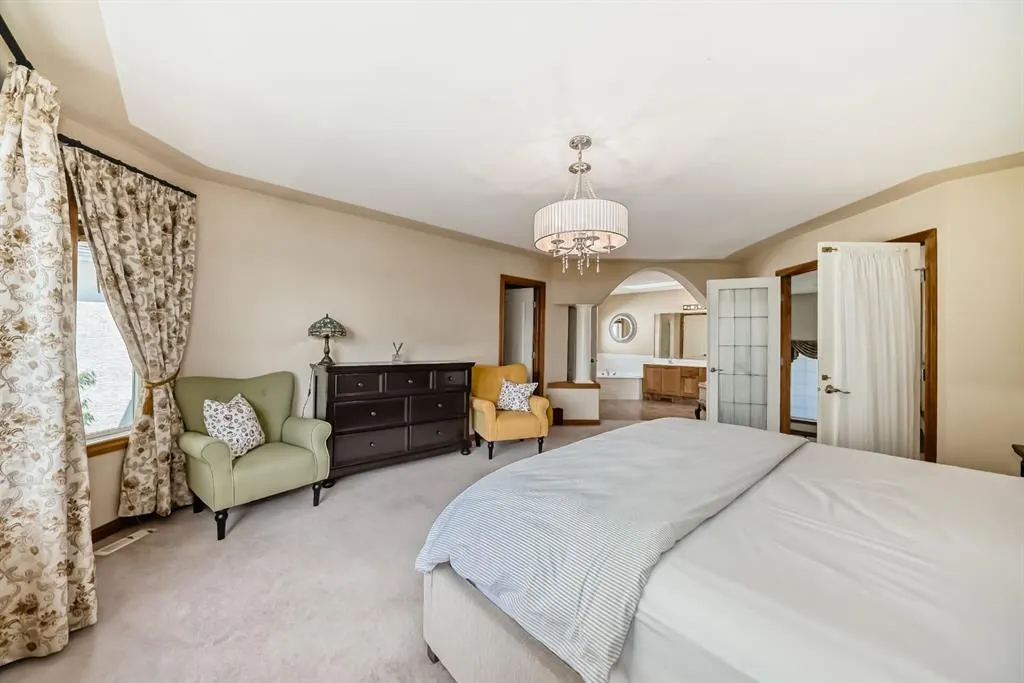 42 West Cedar Point SW
