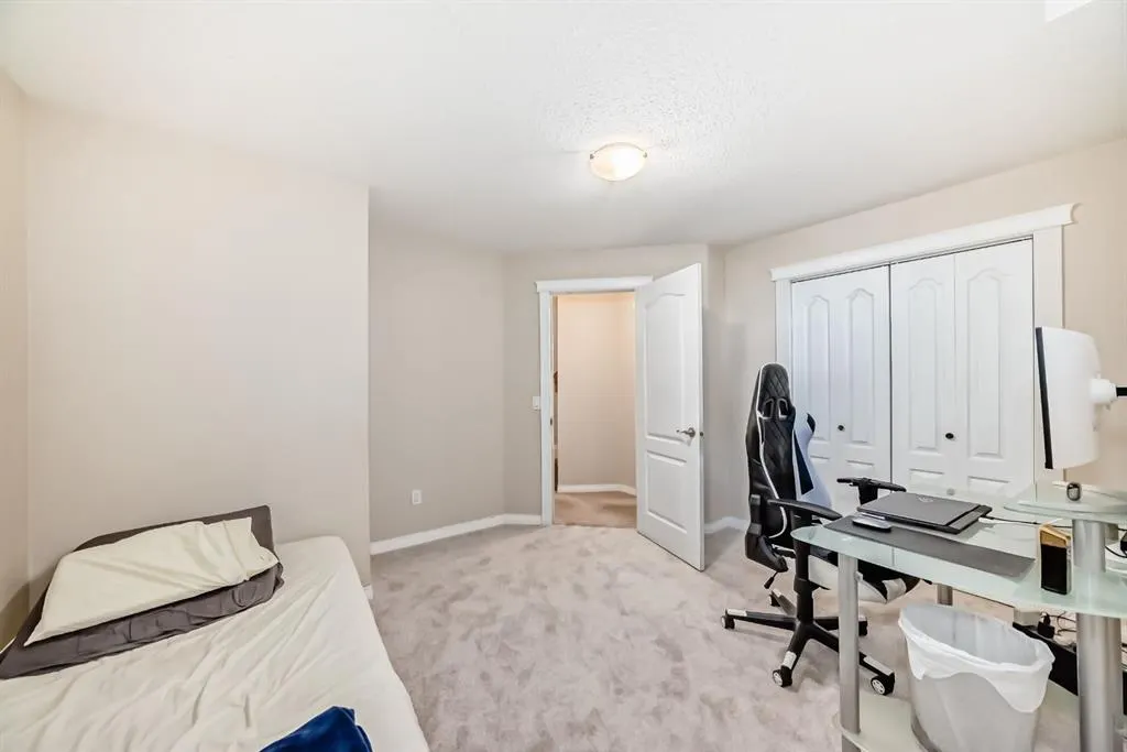 42 West Cedar Point SW