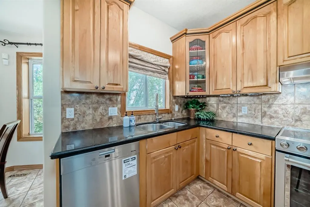 42 West Cedar Point SW