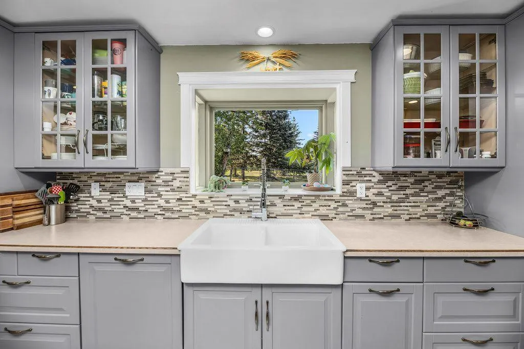33 FAIRWAY Drive
