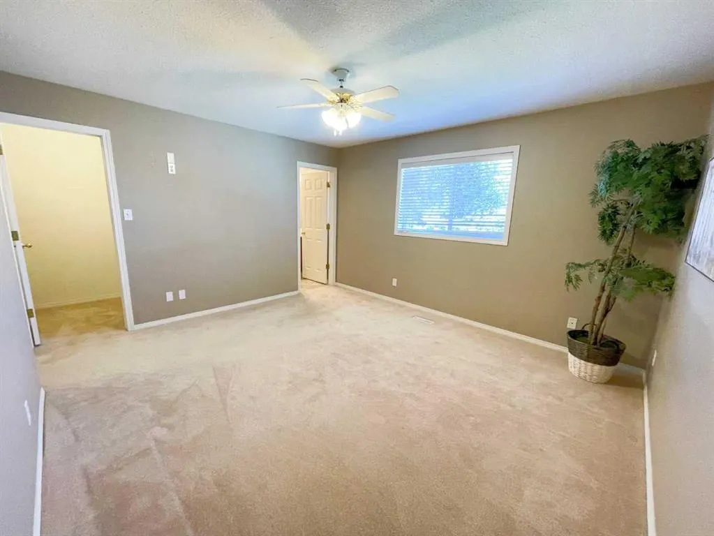 345 Red Crow Boulevard W