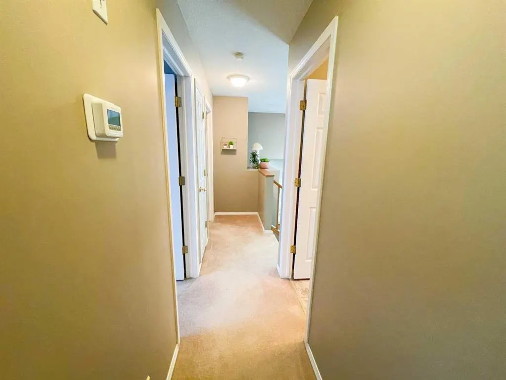 345 Red Crow Boulevard W