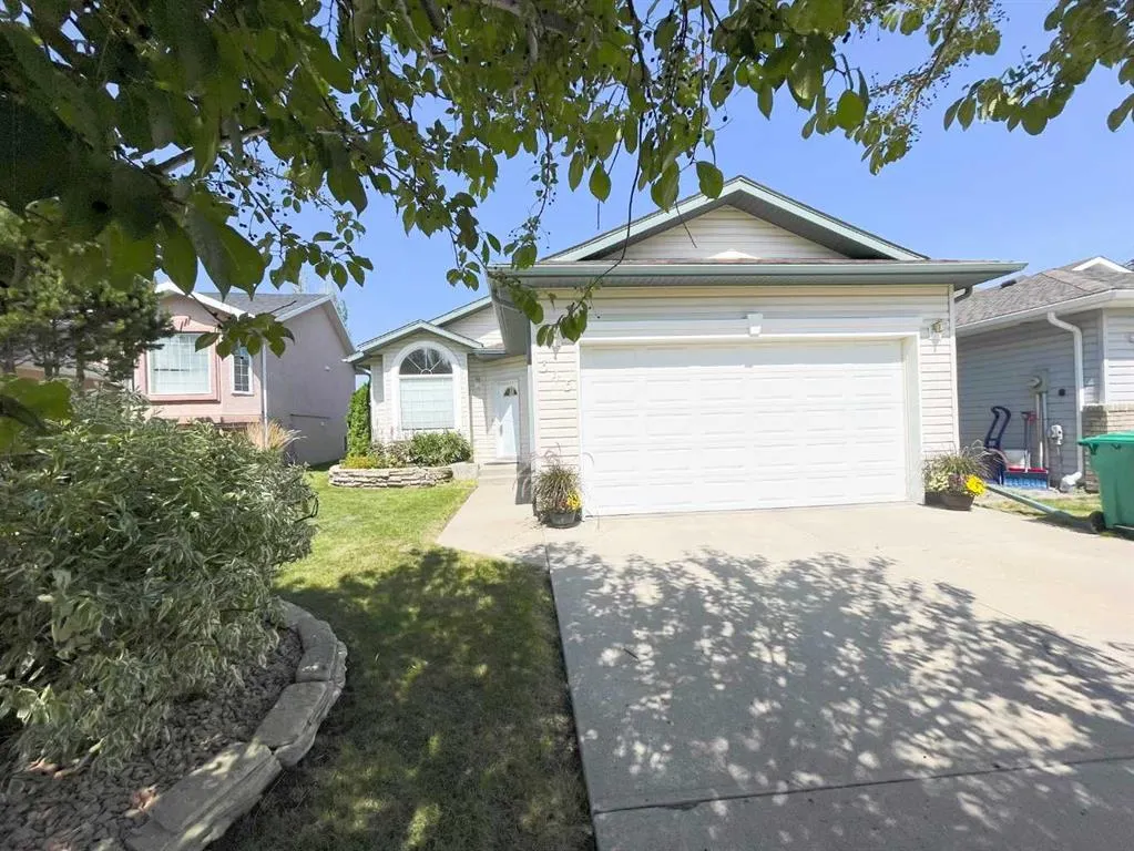 345 Red Crow Boulevard W