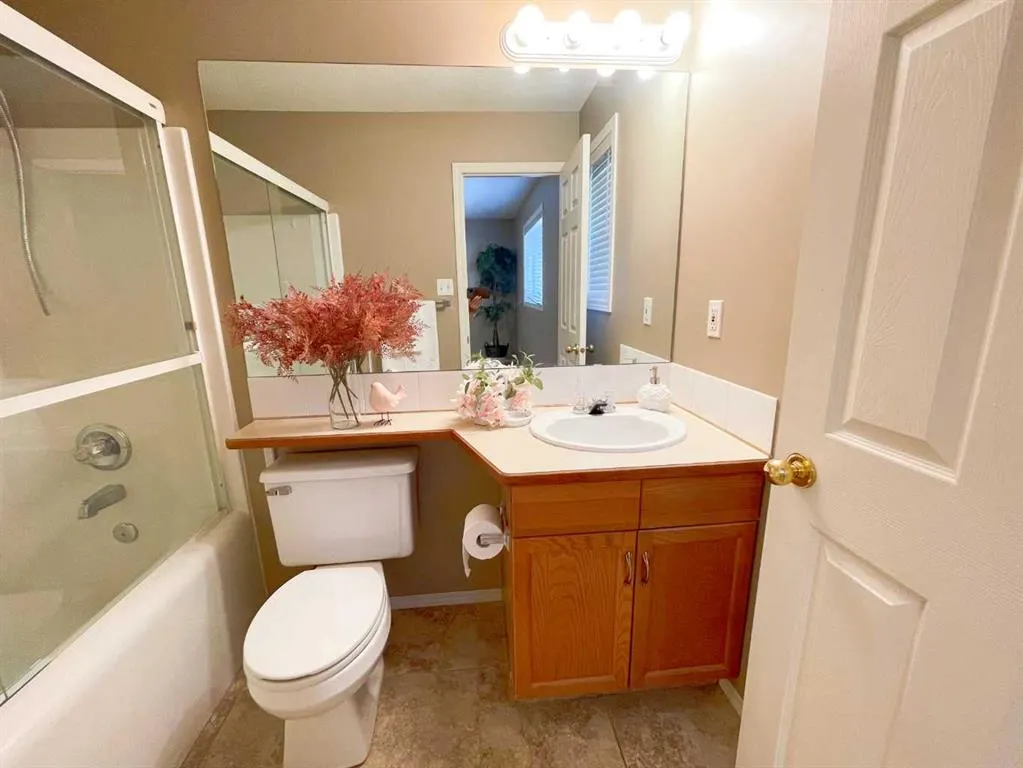 345 Red Crow Boulevard W