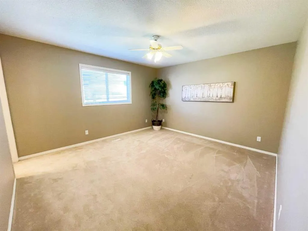 345 Red Crow Boulevard W
