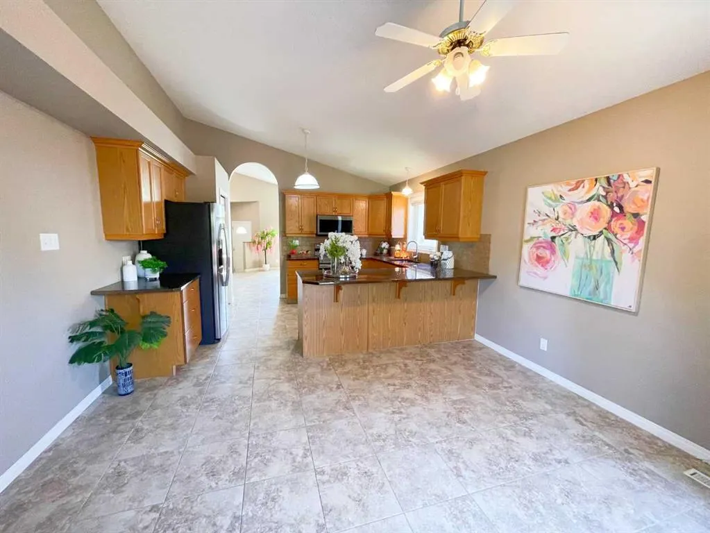 345 Red Crow Boulevard W