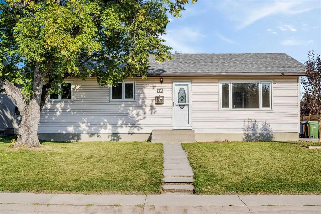 16 Marwood Circle NE