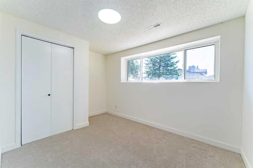 344 Templeview Drive NE