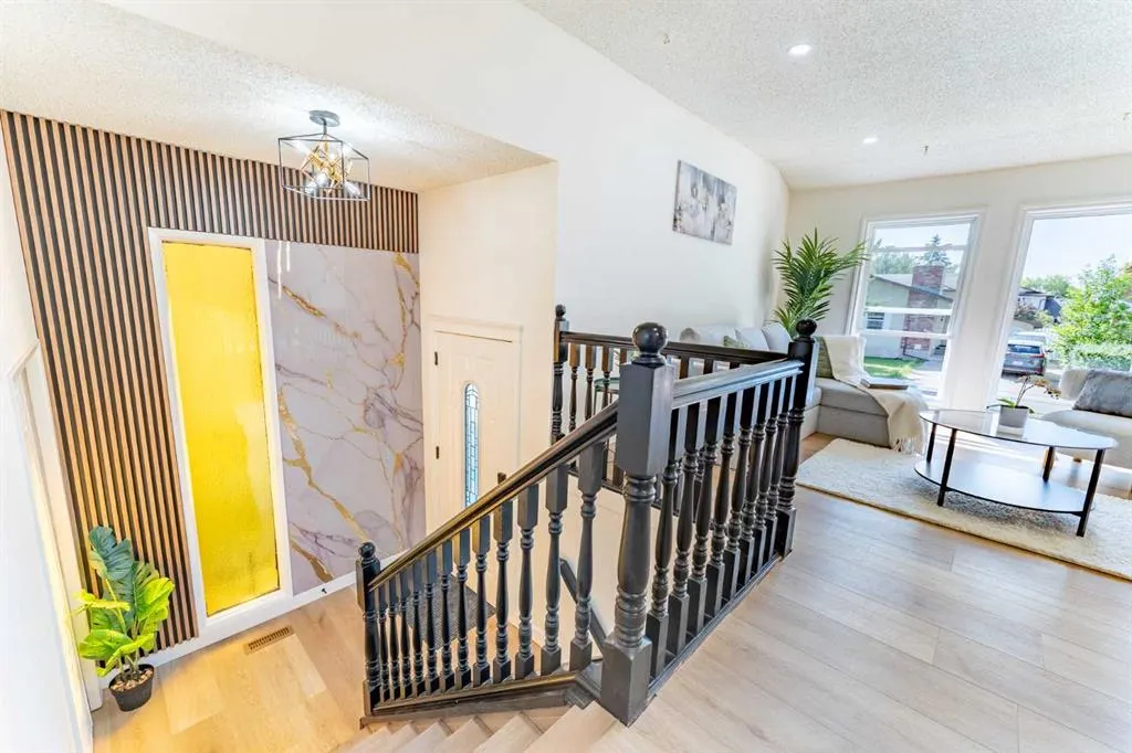 344 Templeview Drive NE