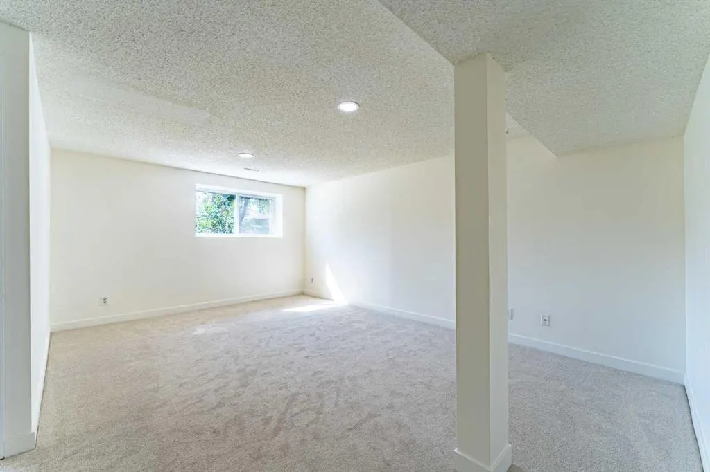 344 Templeview Drive NE