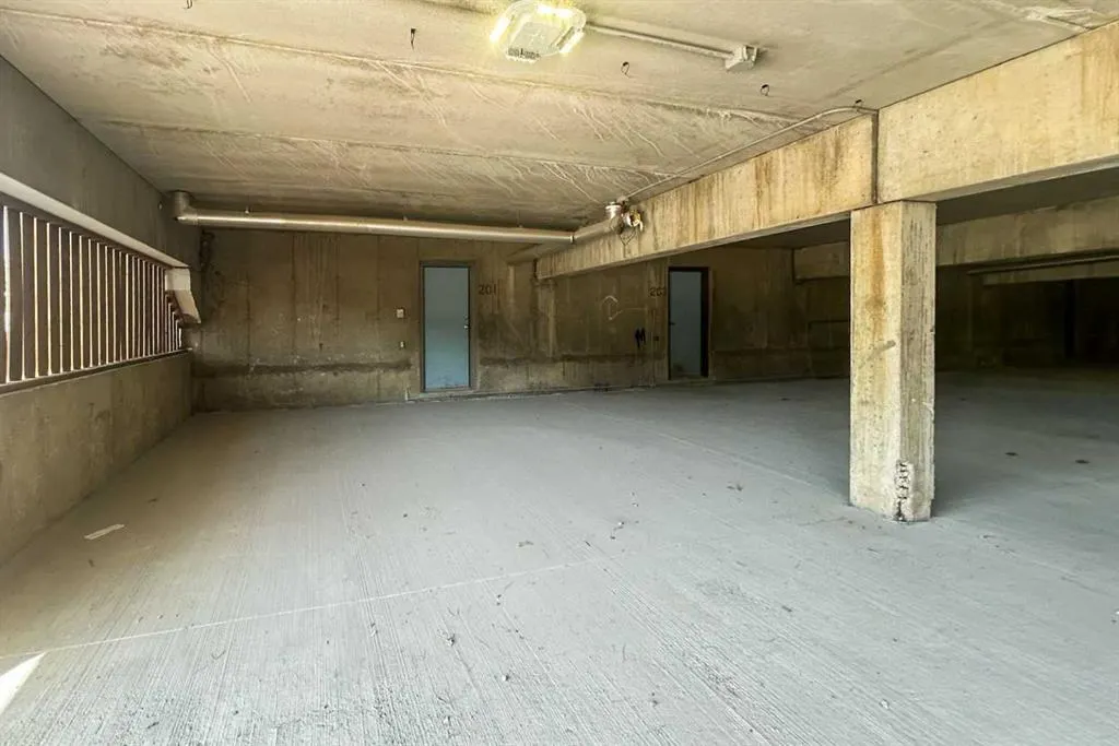 600 Signal Road, #201
