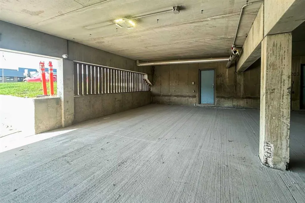 600 Signal Road, #201