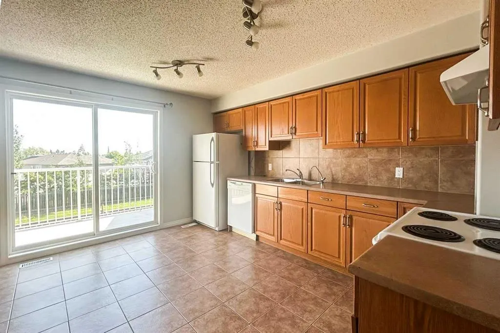 201 Arabian Drive, #805