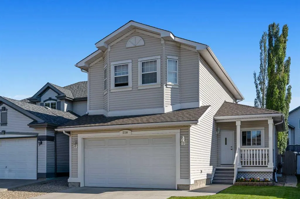228 Douglas Ridge Close SE