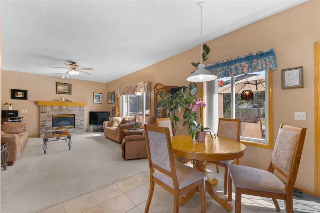 228 Douglas Ridge Close SE