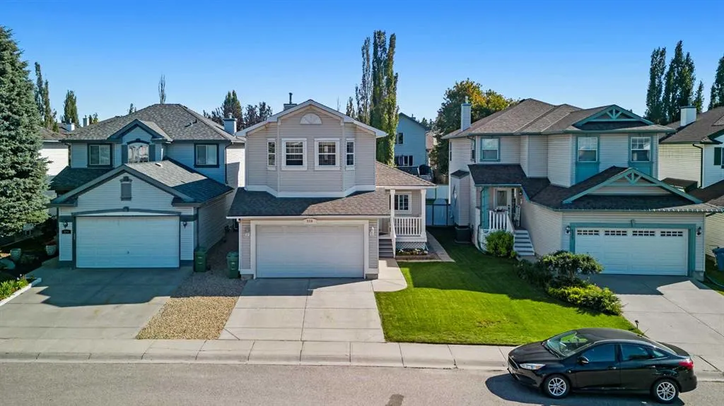 228 Douglas Ridge Close SE