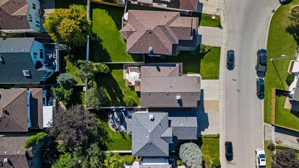 228 Douglas Ridge Close SE