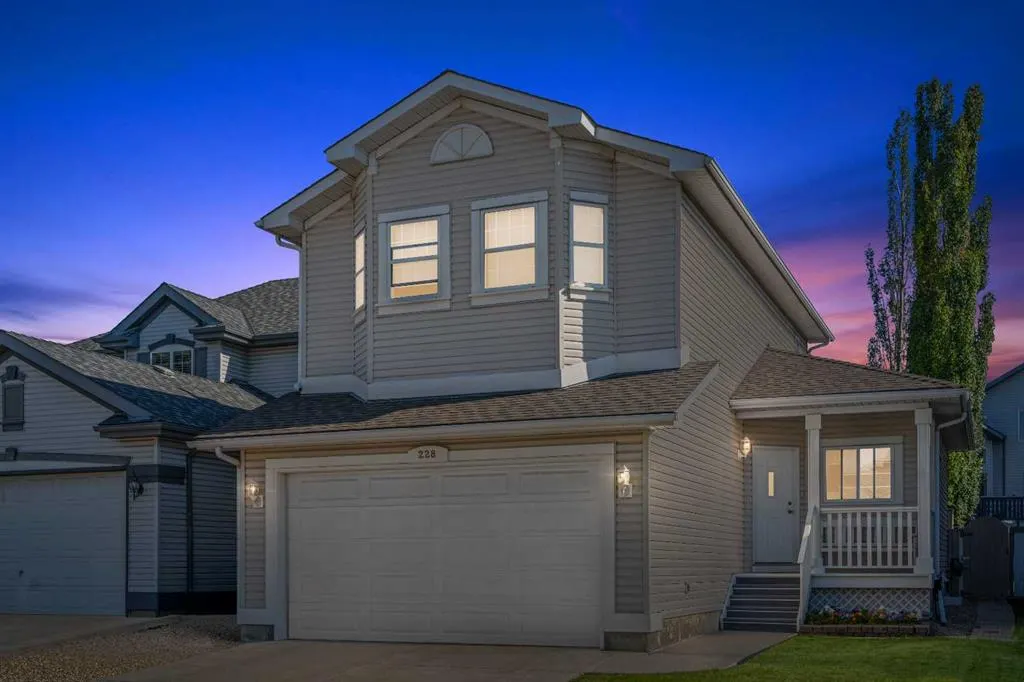 228 Douglas Ridge Close SE